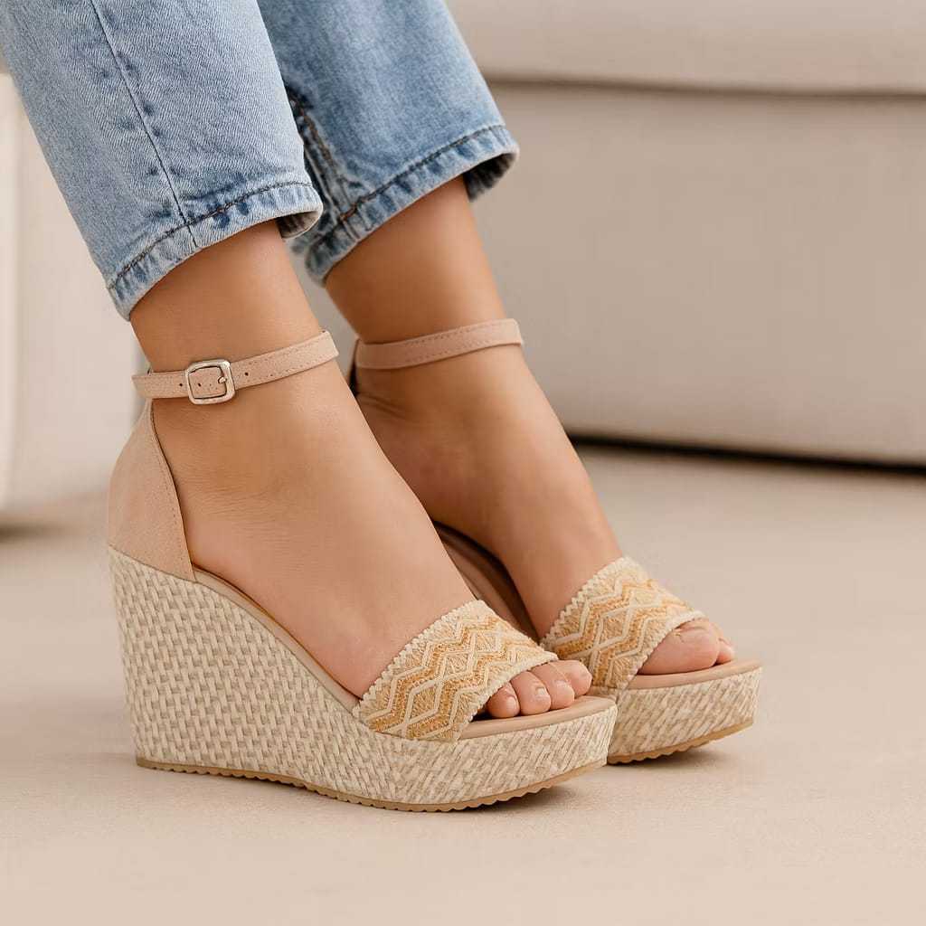 Sandália Anabela Feminina Salto Alto Plataforma Casual Blogueira Confortável Tendência LRS.08YQ