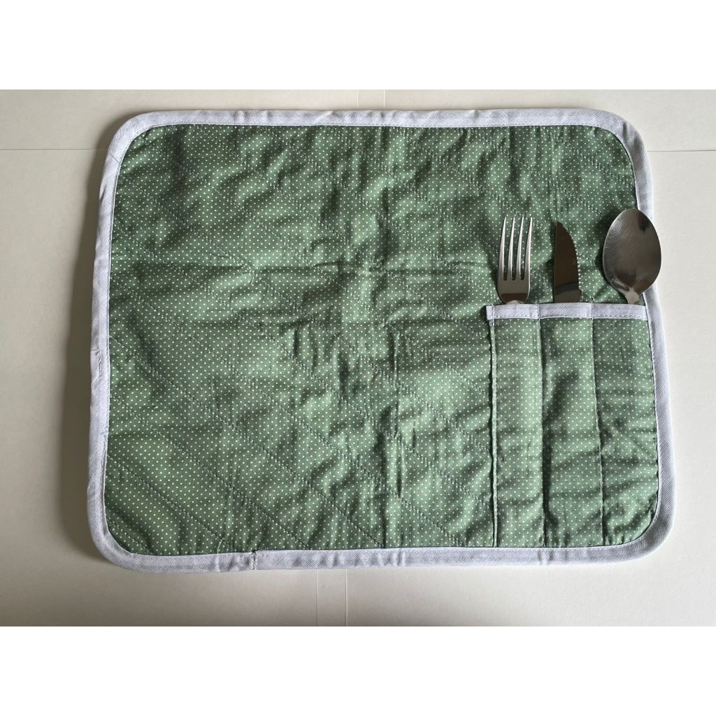 Jogo Americano Porta Talheres com Bolso para Talheres – Verde Pontilhado