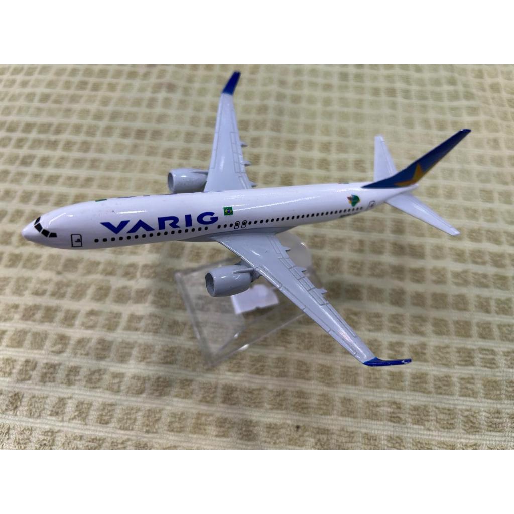 Miniatura Avião de Metal 1:400 Varig 15cm