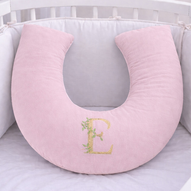 Almofada de Amamentação Personalizada Com Letra Inicial Menina Toque de Algodão Micropercal Para Amamentar Bebê