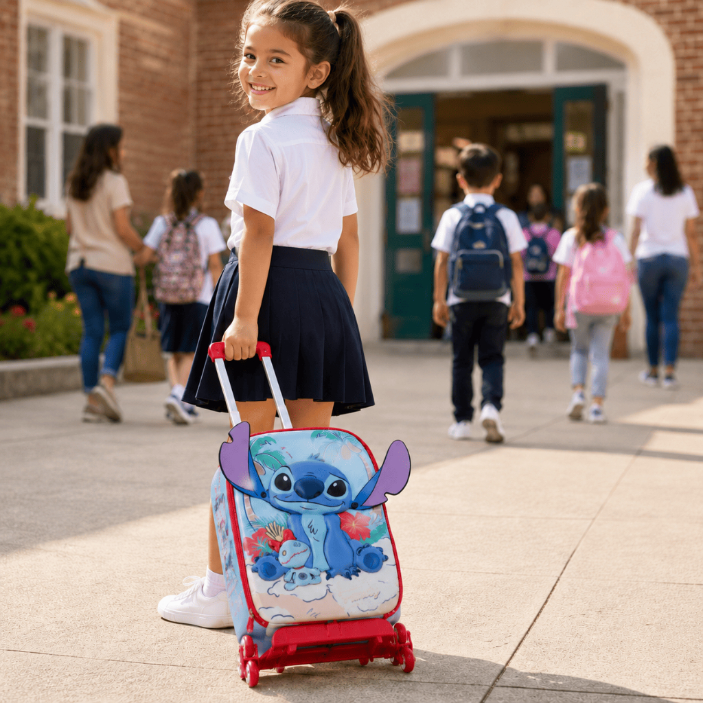 Mochila Infantil Escolar Stitch Praia Disney com Rodinhas e orelhas que se Mexem Max Toy