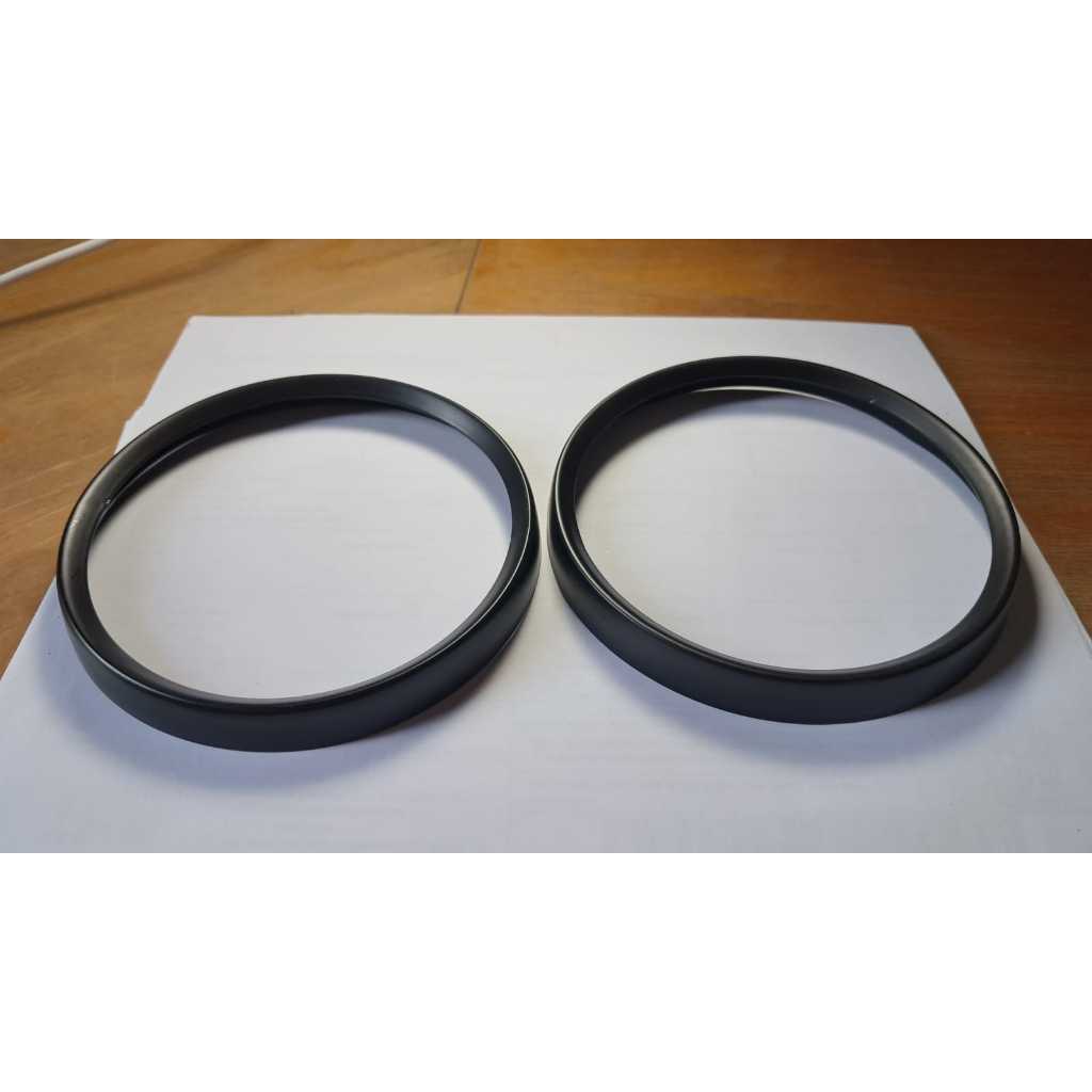 Par de aros pretos painel da moto RD 350