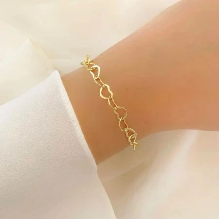 Pulseira Coração Feminina Folheada a Ouro 18K Delicada Elegante Romântica Semijoia