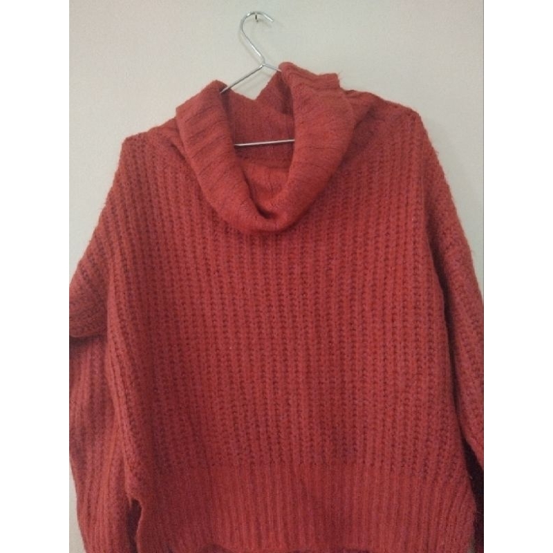lindíssima blusa de lã  com gola.Veste G.GG