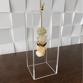 caixa de acrílico com pedras/escultura com pedras/caixa com citrino/pirita/quartzo/terço decorativo/decoração com pedras