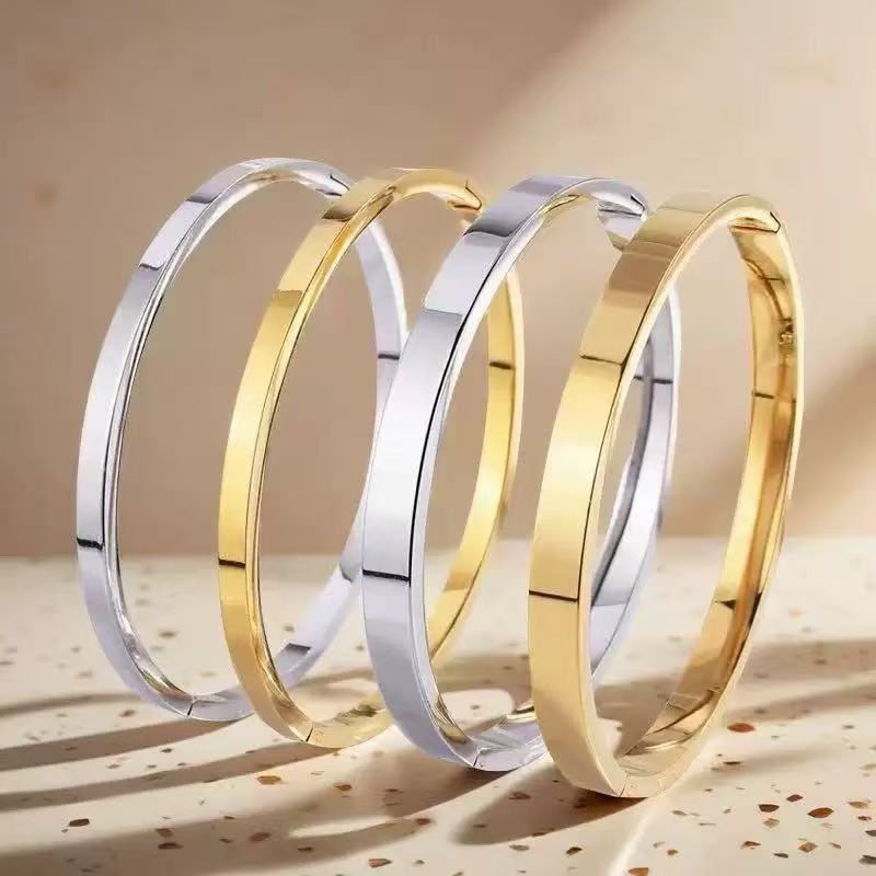 Pulseiras Braceletes Femininos Lisa Dourado e Prata em Aço Inoxidável – Elegante e Moderno
