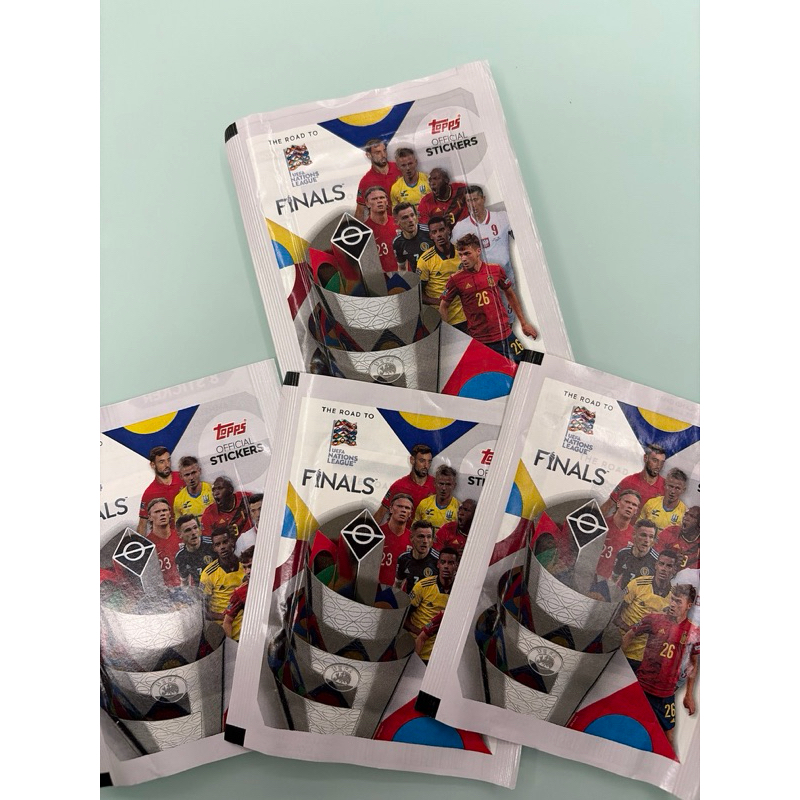 4 envelopes lacrados figurinha Nations League Finals