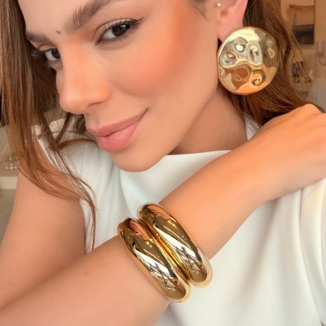 Conjunto Bracelete Dourado e Brinco Orgânico Feminino | Tendência Blogueiras | Luxo Premium
