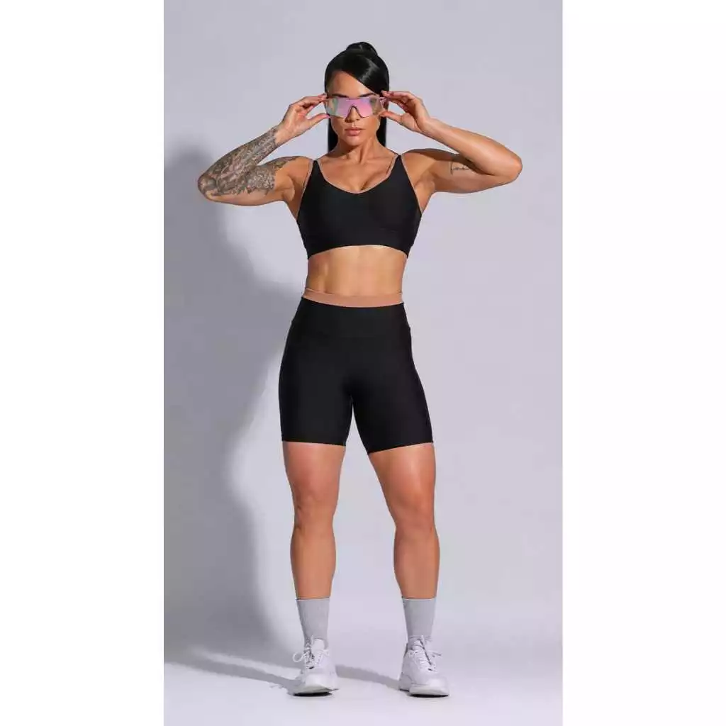 Conjunto Fitness Feminino Top Alça Larga + Bermuda Cintura Alta Preto — imagem 1