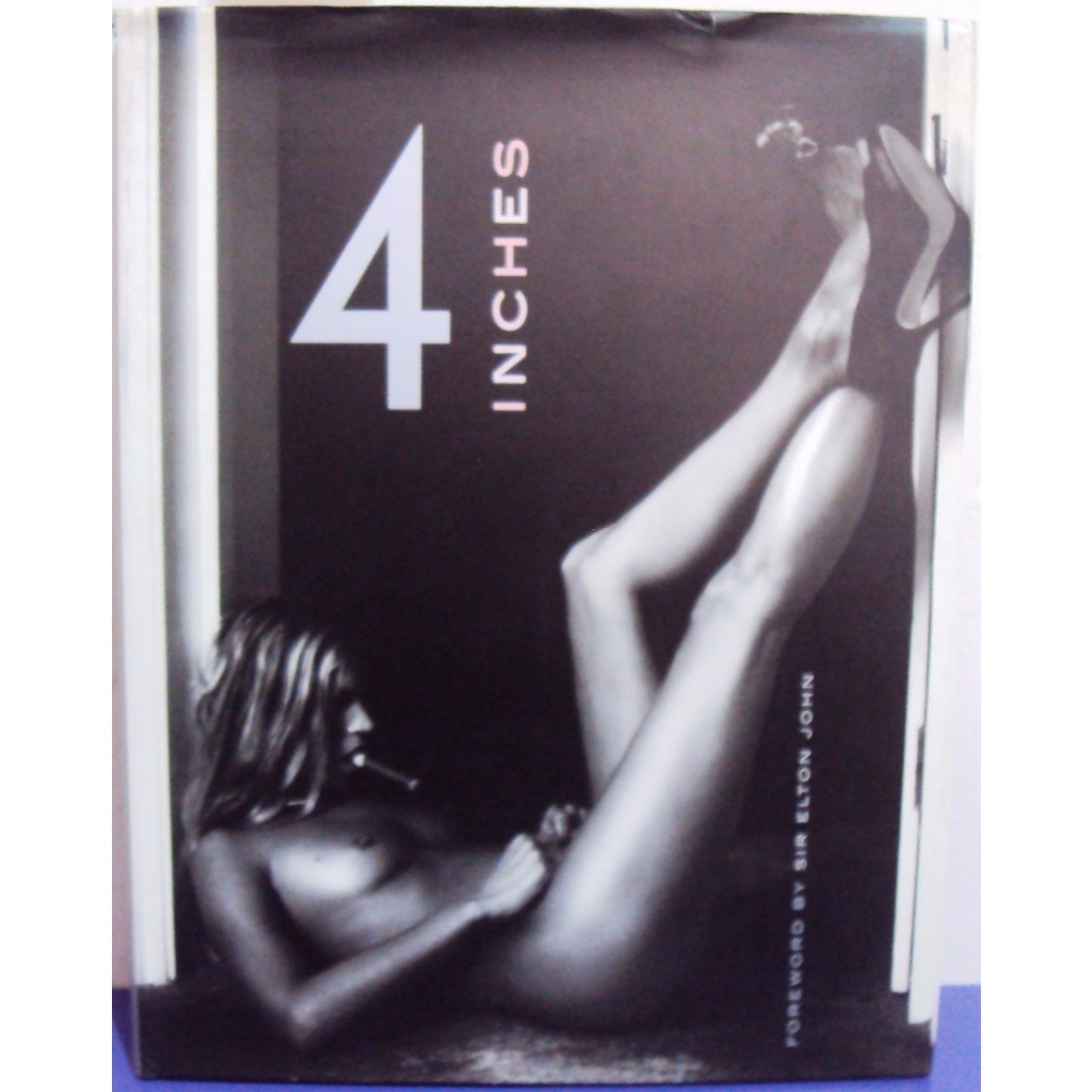 3046 Lvr- Livro 2005- 4 Inches- Foreword By Sir Elton John- Fotografia- Em Inglês- Importado