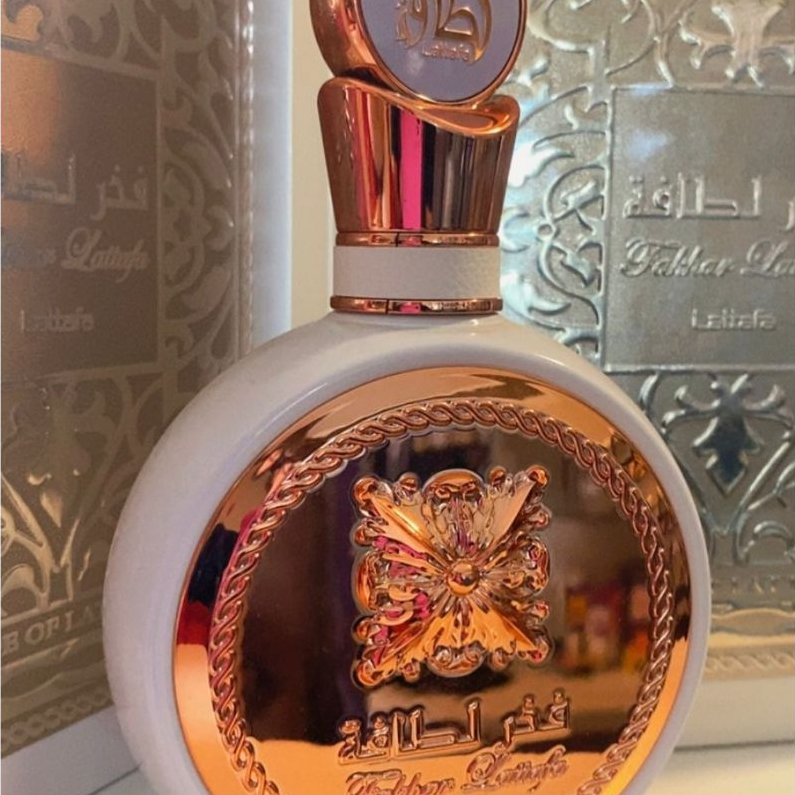 Fakhar Rose: O Segredo da Perfumaria Oriental Sofisticada