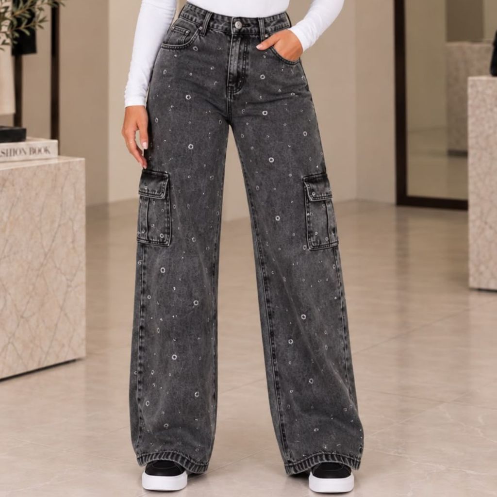 Calça Jeans Feminina Wide Leg Cargo com Ilhós Frontal Cintura Alta Bolsos Laterais