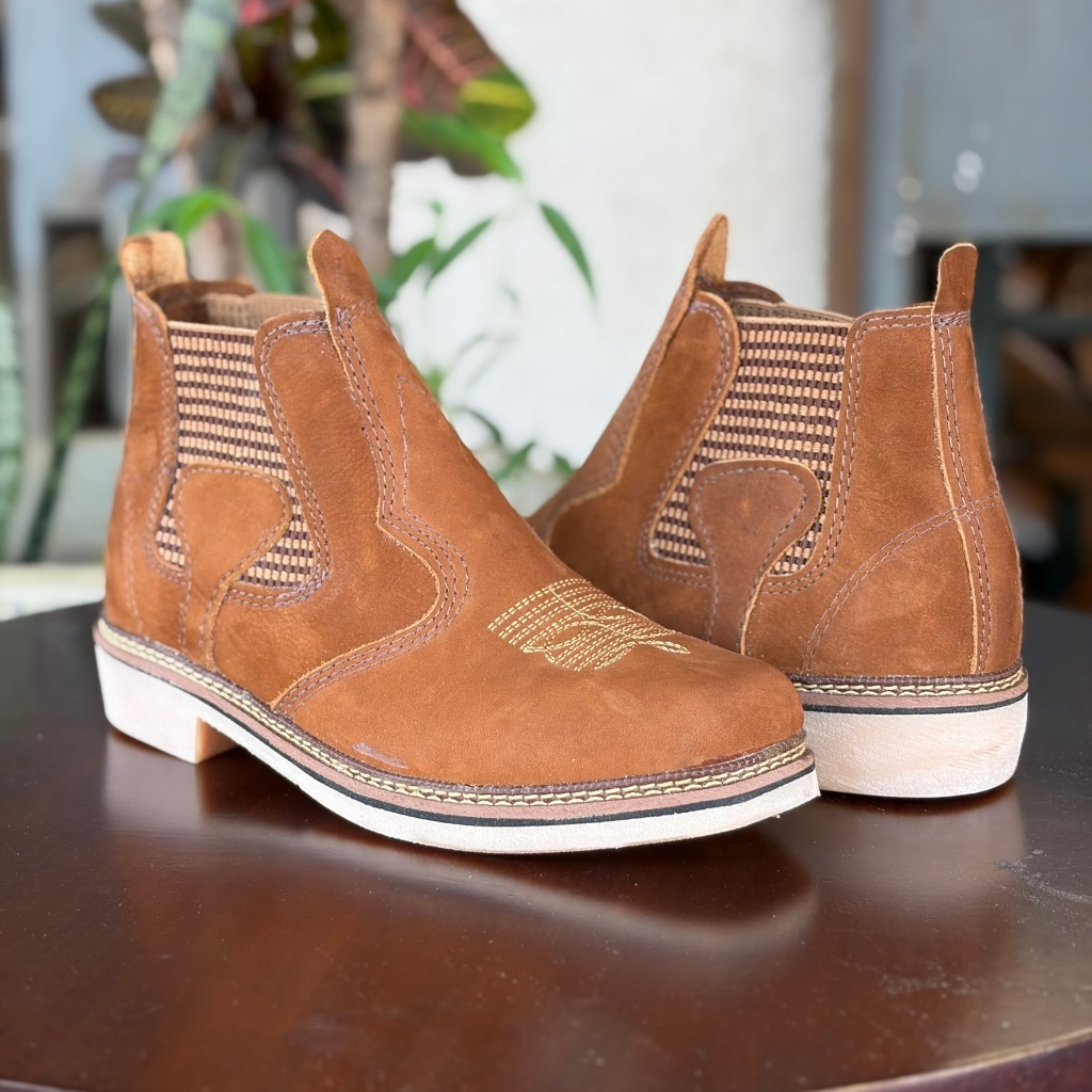 Botina Country no Couro Legitimo Bota com Solado de Borracha Confortavel e Resistente para Uso Casual e Trabalho