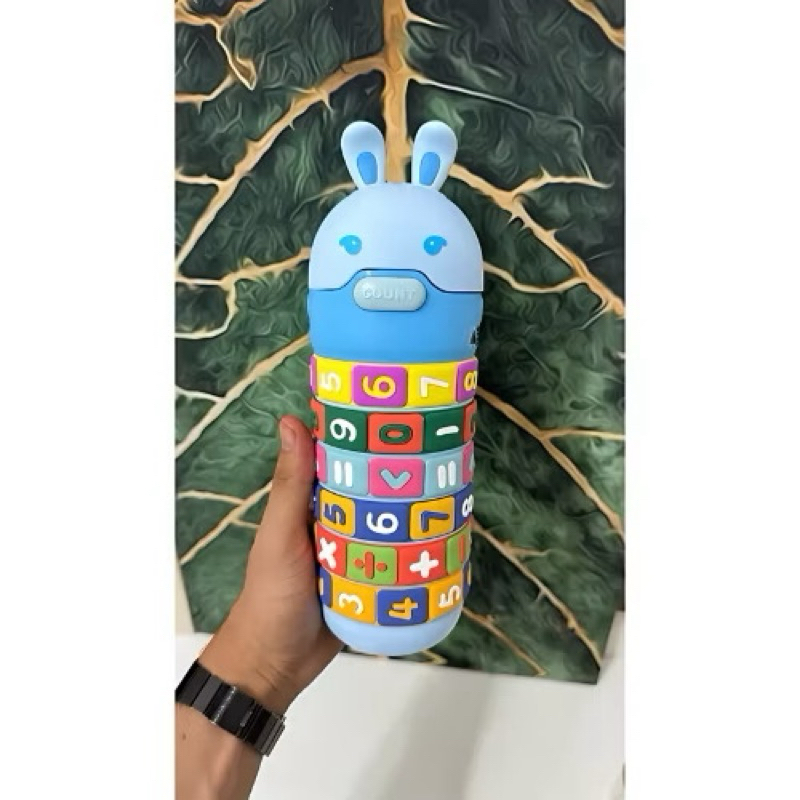 GARRAFA TÉRMICA DE ALUMÍNIO EMBORRACHADA | COM JOGO SE CUBO MÁGICO NA PRÓPRIA GARRAFA | 500ML | TAM.: 17X9CM | APRENDE