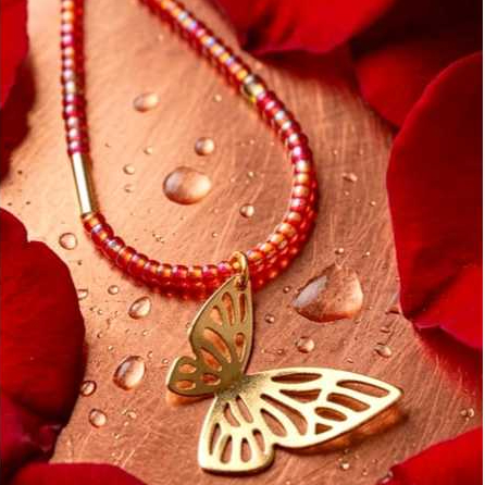 Brinco Iansã Vermelho com Borboleta Dourada | Brinco Umbanda Orixá Iansã | Acessório Espiritual Feminino