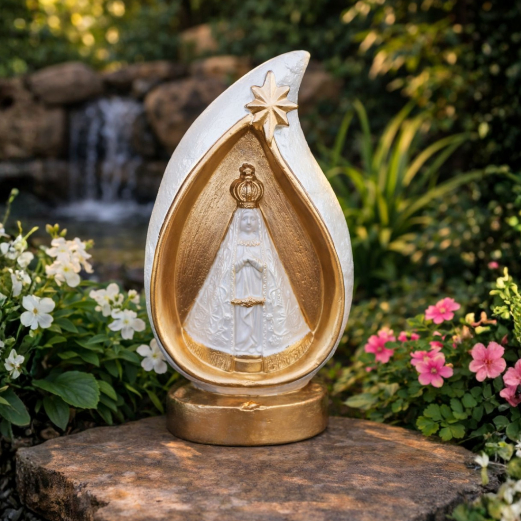 Imagem nossa senhora aparecida na gota 14 cm em gesso perolado com dourado