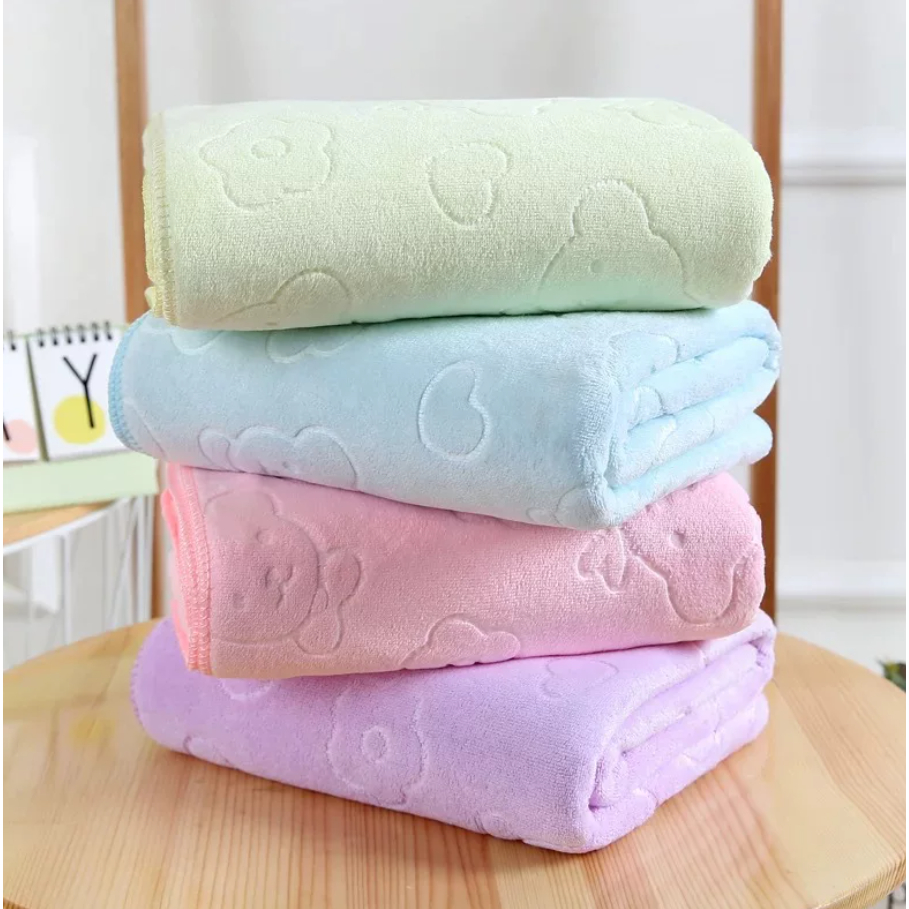 Toalha de Praia Microfibra 70x140cm com Estampa Relevo ， Kit 1/2/4 Peças, Super Macia, Absorvente e Secagem Rápida em Oferta na Shopee