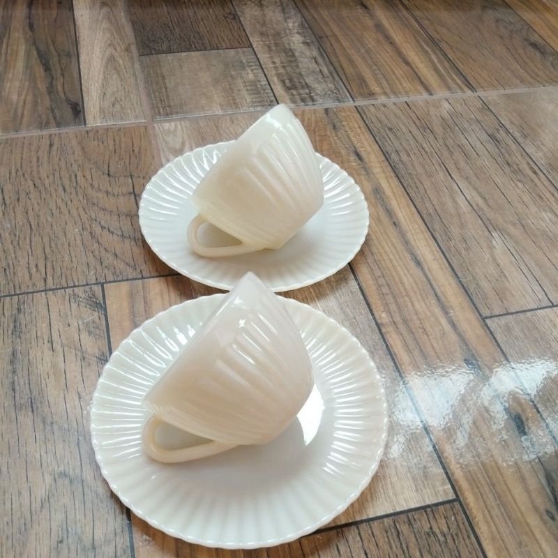 2 xicaras e 2 pratos de sobremesa colorex
