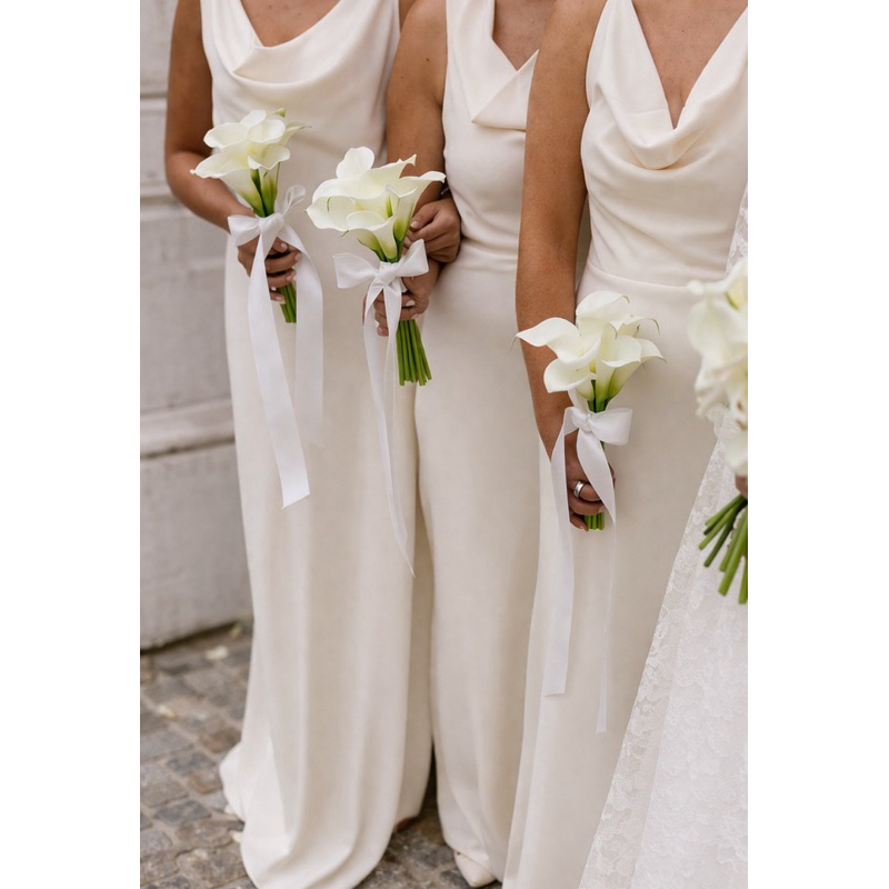 Buquê Madrinhas Copo de Leite Branco Mini Buquê Elegante Casamento Civil Delicado Pronta Entrega.
