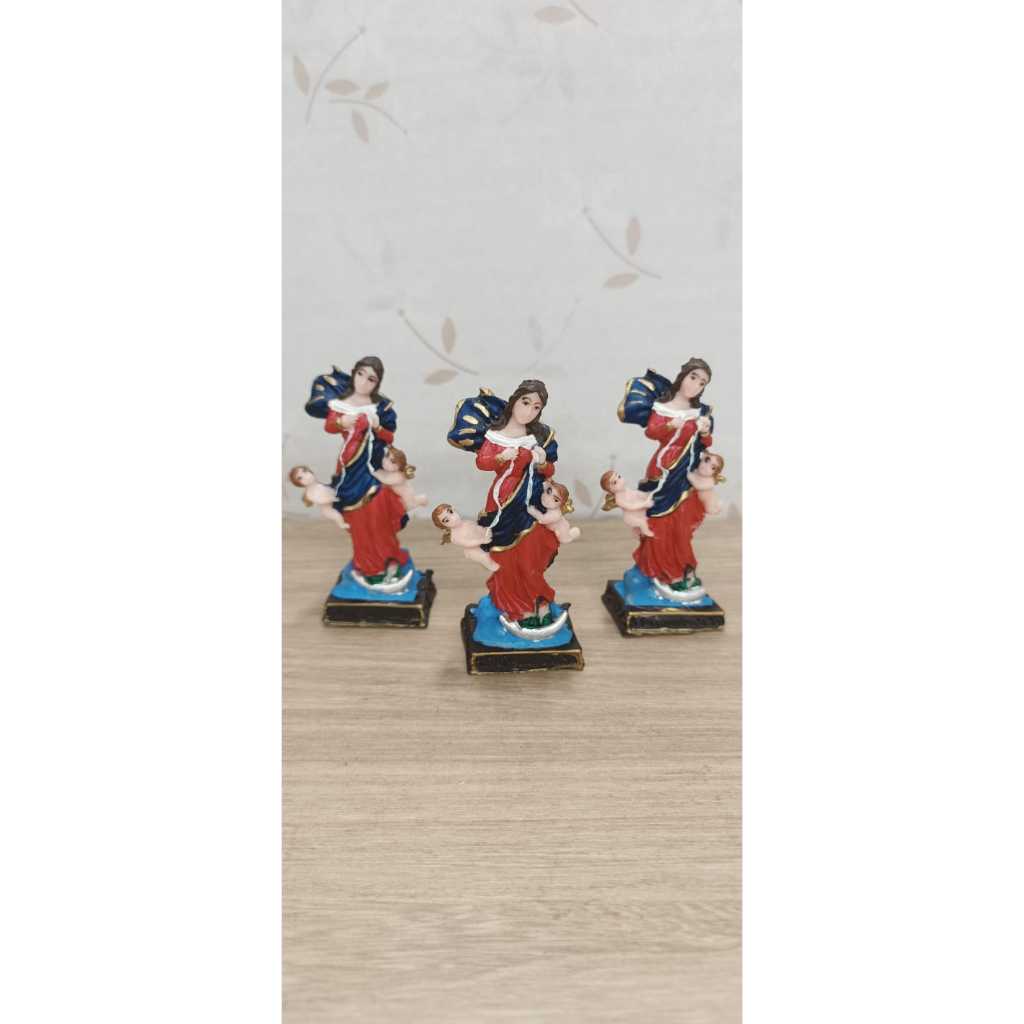 Trio miniatura Nossa Senhora Desatadora dos Nós em resina 07cm