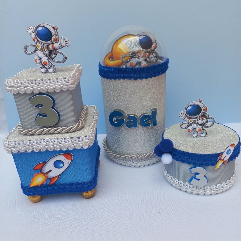 Lembrancinha Personalizada De Luxo Fim De Aniversario Astronauta 5/10/15 peças Cofrinho Caixinha