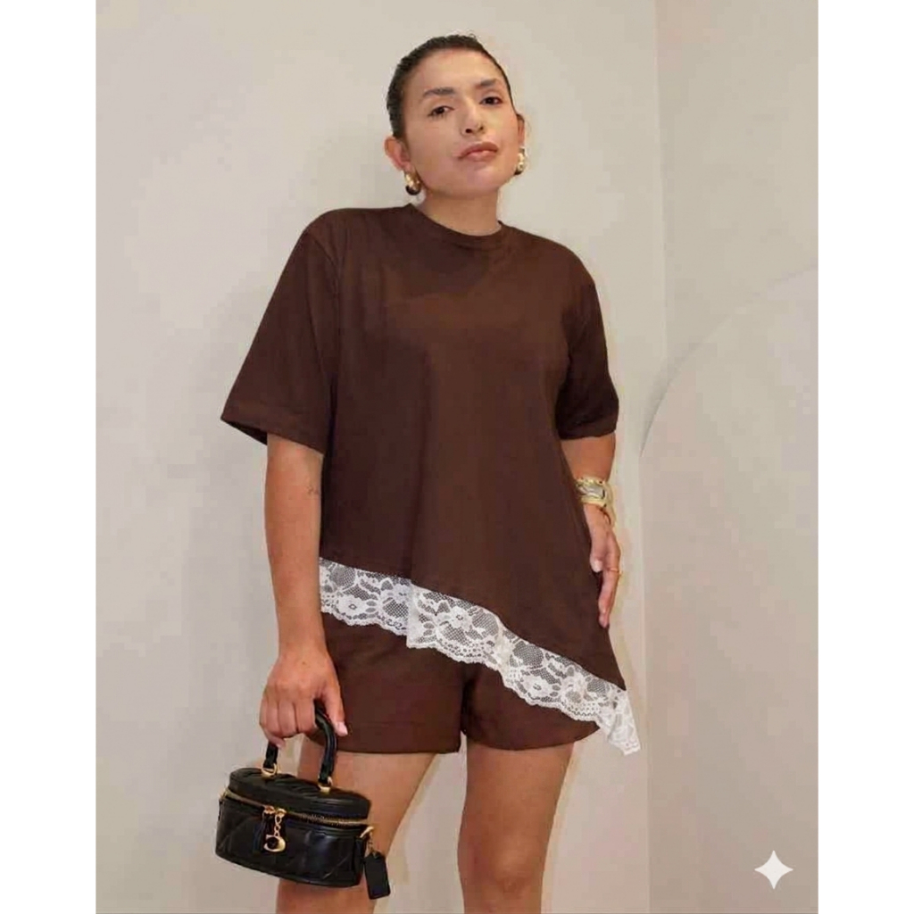 Camisa Confort Feminina Assimétrica com Renda 100% Algodão Elegante Tendência Sofisticada
