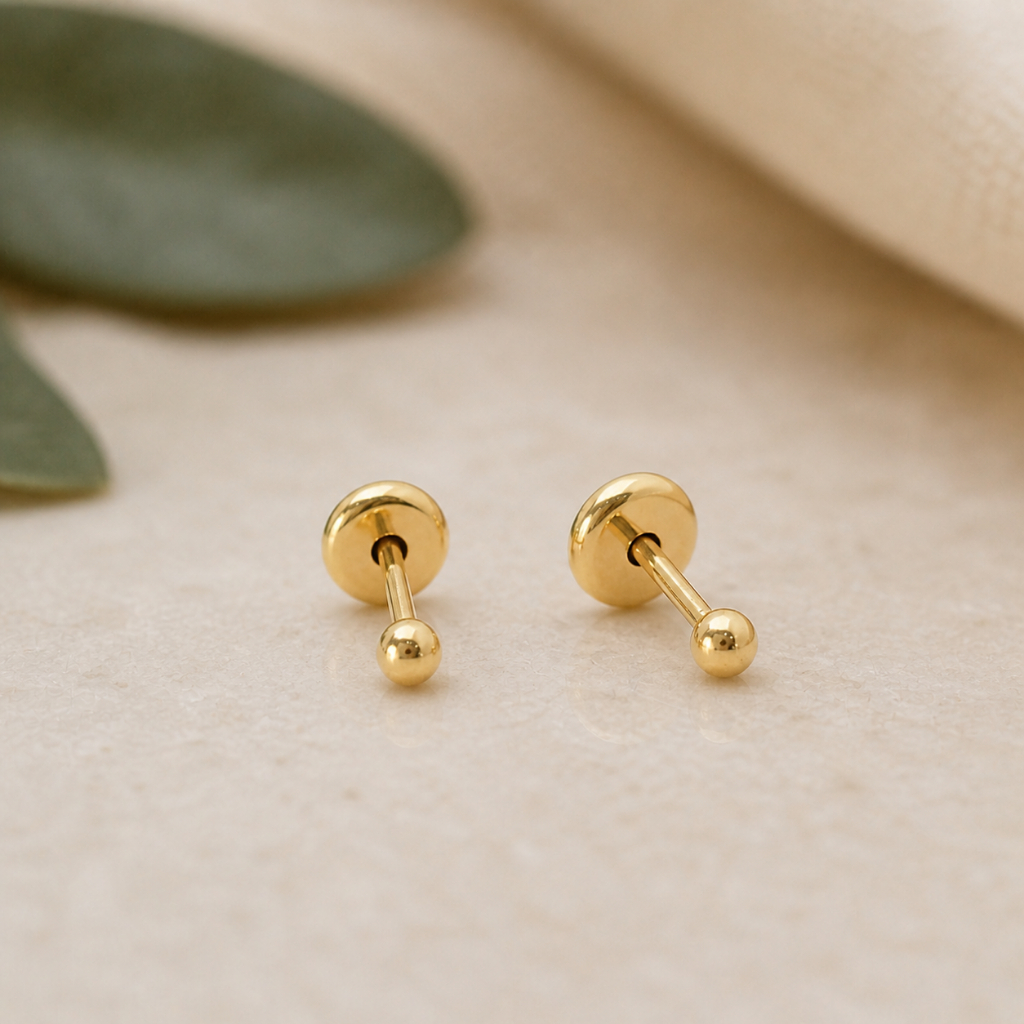 Brinco Infantil Bolinha 2,5mm Folheado a Ouro 18k Hipoalergênico Tarraxa Baby Conforto + Presente Caixinha Acrílica
