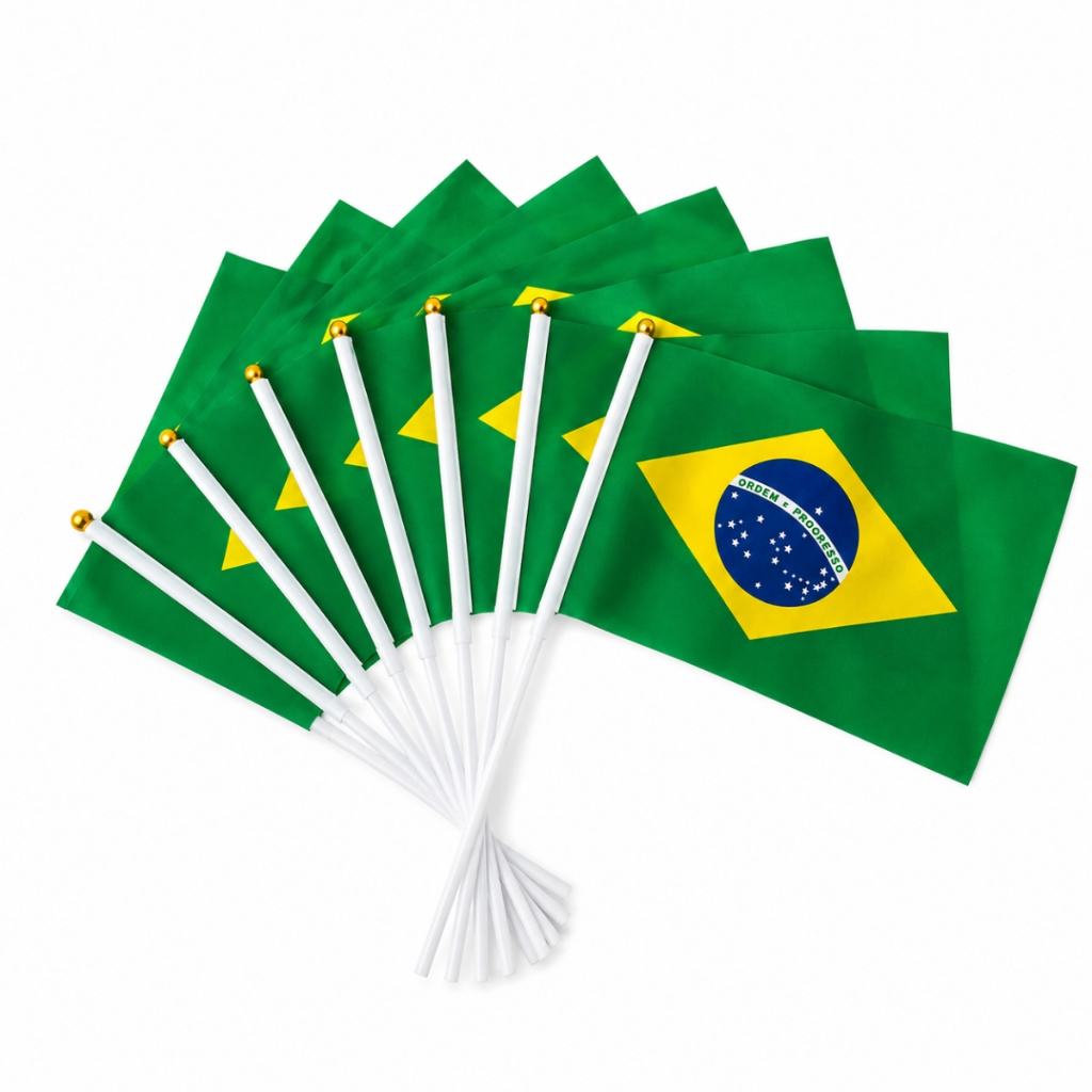 Kit 10 Bandeirinhas Do Brasil De Mão Com Haste Copa Do Mundo