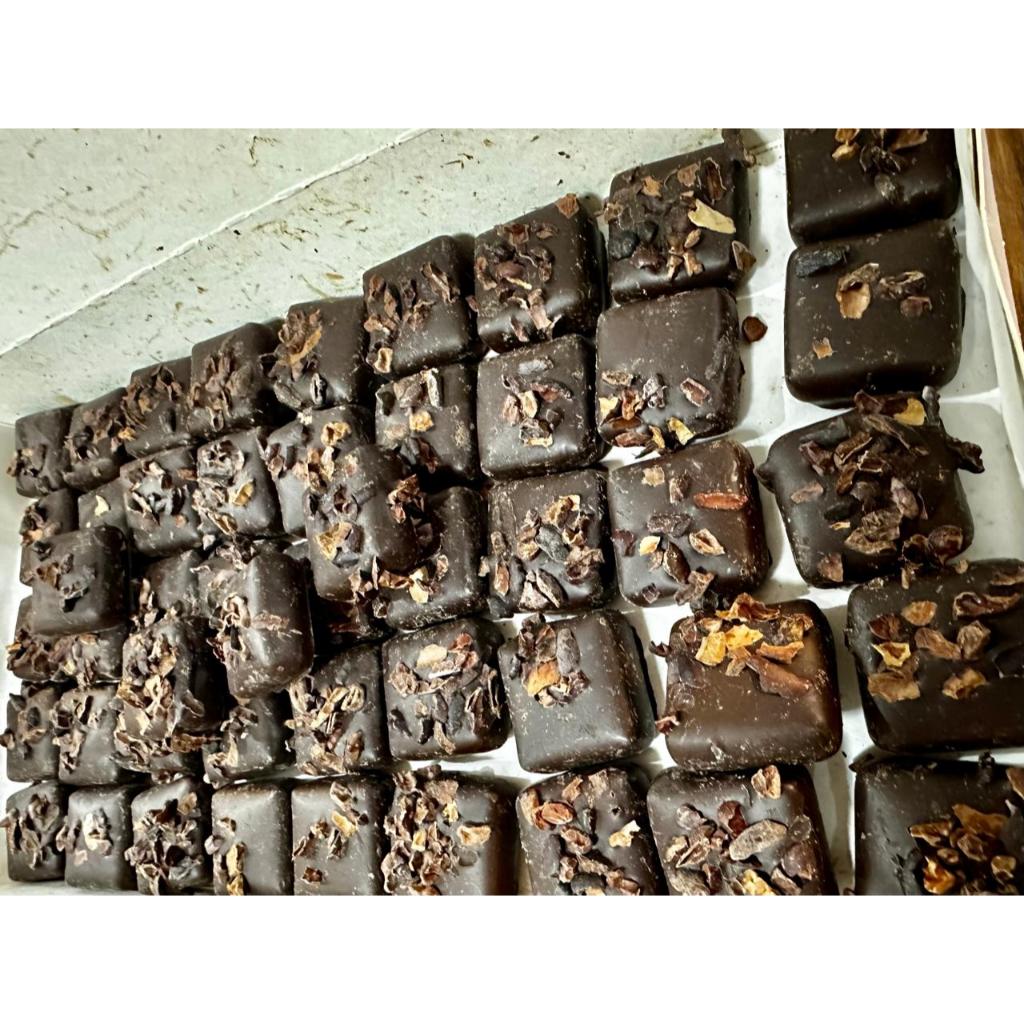 Caixa branca de Chocolate 750g - 1kg — imagem 2 de 2