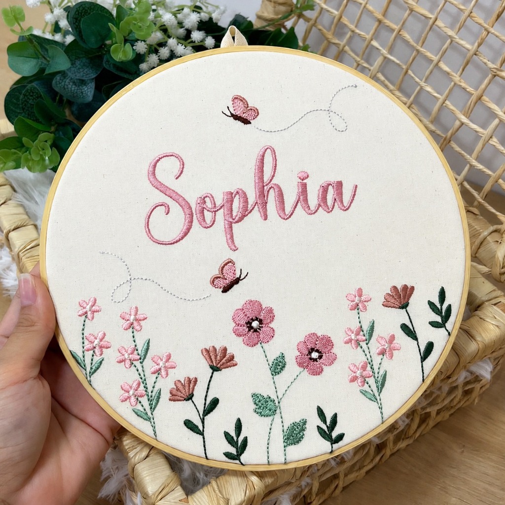 Porta Maternidade Menina Bordado Floral Rosé Personalizado com Nome