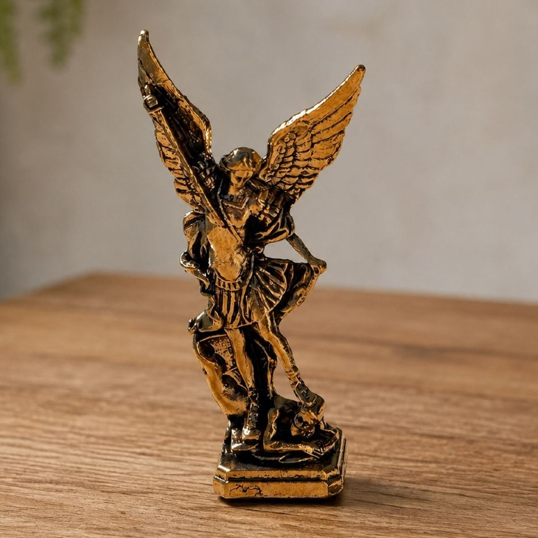 Enfeite São Miguel Arcanjo Miniatura Acessório Auto Colante Para Carros Católicos Fé