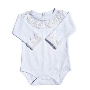Body Bebê Suedine Premium 100% Algodão Com Rendas e Perolas. Saída Maternidade / Cor: Branco