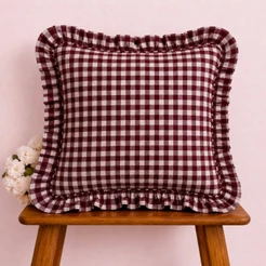 Capa de Almofada 40x40 Xadrez Vichy Vinho Bordô Marsala com Babado Estilo Farmhouse Elegante para Sofá Sala Quarto