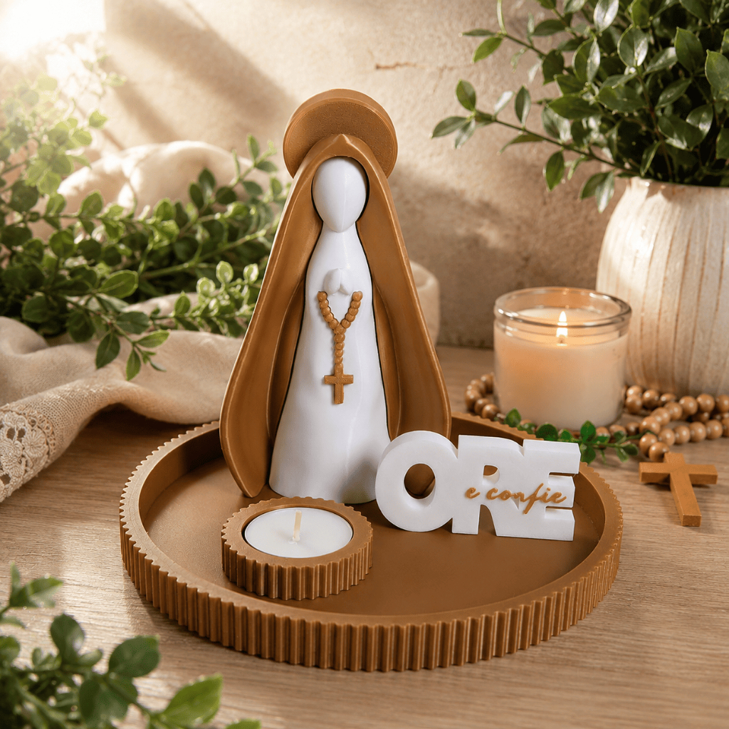Kit Decorativo Nossa Senhora Aparecida com Bandeja Porta-Velas e Letreiro Ore e Confie | Decoração Religiosa Católica