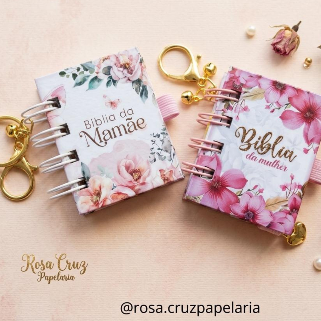 KIT MINI BÍBLIA DA MULHER + MINI BÍBLIA MAMÃE COM CHAVEIRO