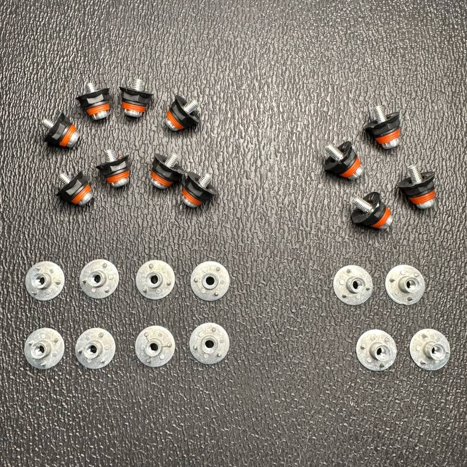 Kit Cravo/Trava para Chuteira - 12 cravos + 12 roscas +1 Chave - Substituição Futebol de Campo - Base Metálica Reforçada
