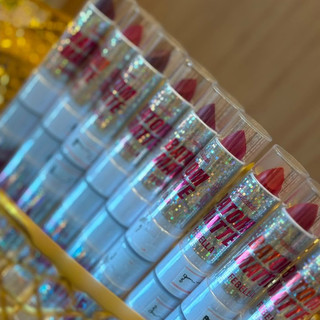 Simplicidade Batom Matte Febella Com cores Chamativas e Elegante