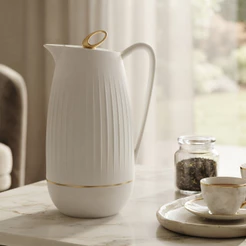 Garrafa Térmica Lyor Ballon 1L Branca de Plástico para Café Chá Água Quente e Fria Chimarrão Bule Escritório Casa Viagem