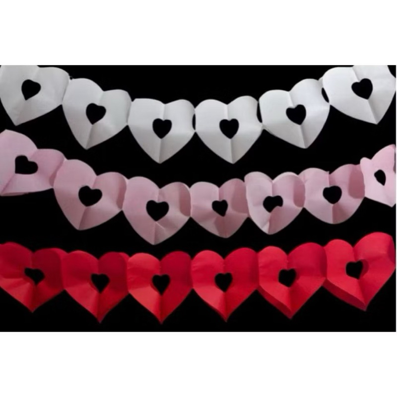 GUIRLANDA DE VARAL DE CORAÇÕES | MATERIAL: PAPEL | TAM.: 6 METROS | DECORAÇÃO DIA DOS NAMORADOS, PÁSCOA, ANIVERSÁRIOS