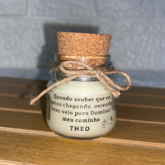 Vela Lembracinha Personalizada Pequena com Tampa Para casamentos batizados aniversários. Vela aromática personalizada