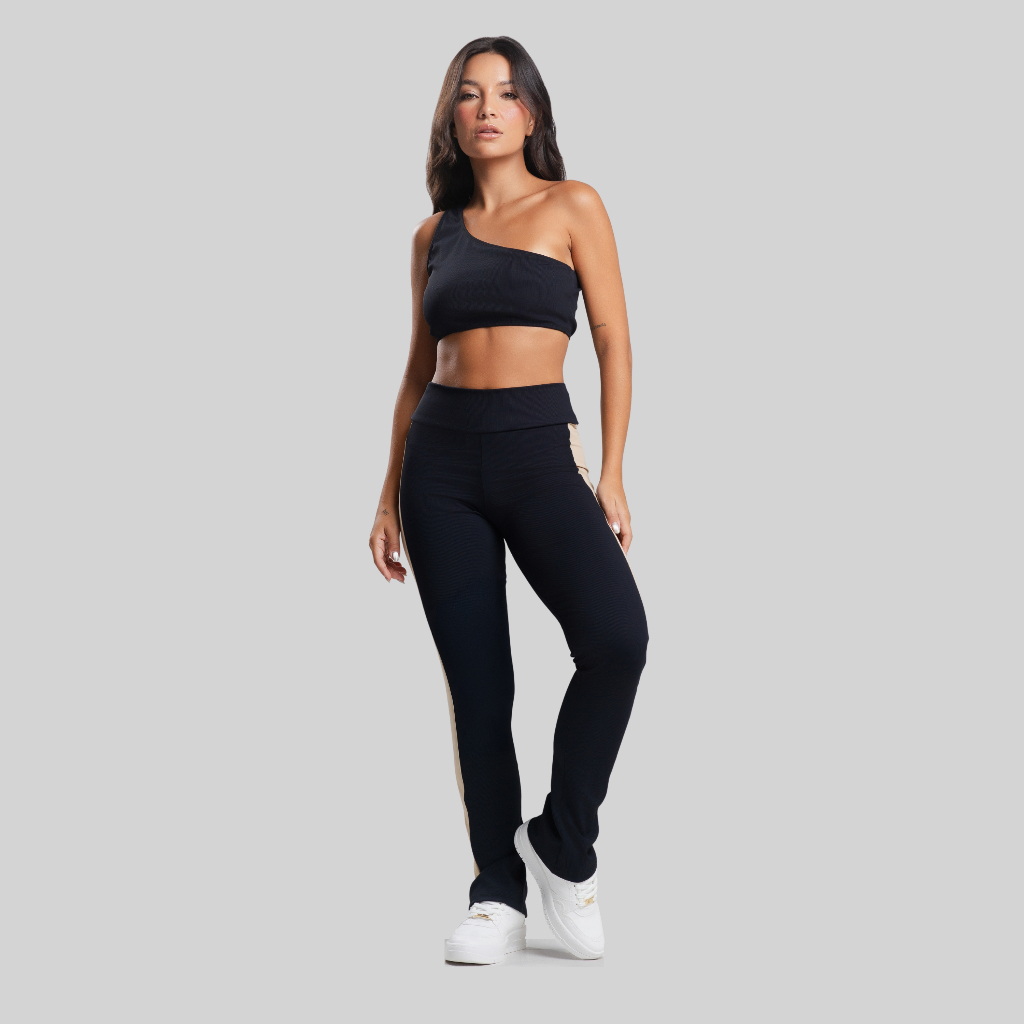 Conjunto Fitness Canelado Feminino Academia Top Ombro Só e Legging Flare Esportivo Com Brilho