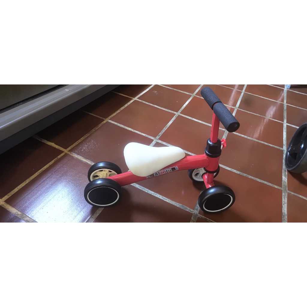 Bicicletinha de Equilíbrio Infantil 4 Rodas Sem Pedal Vermelha - USADA