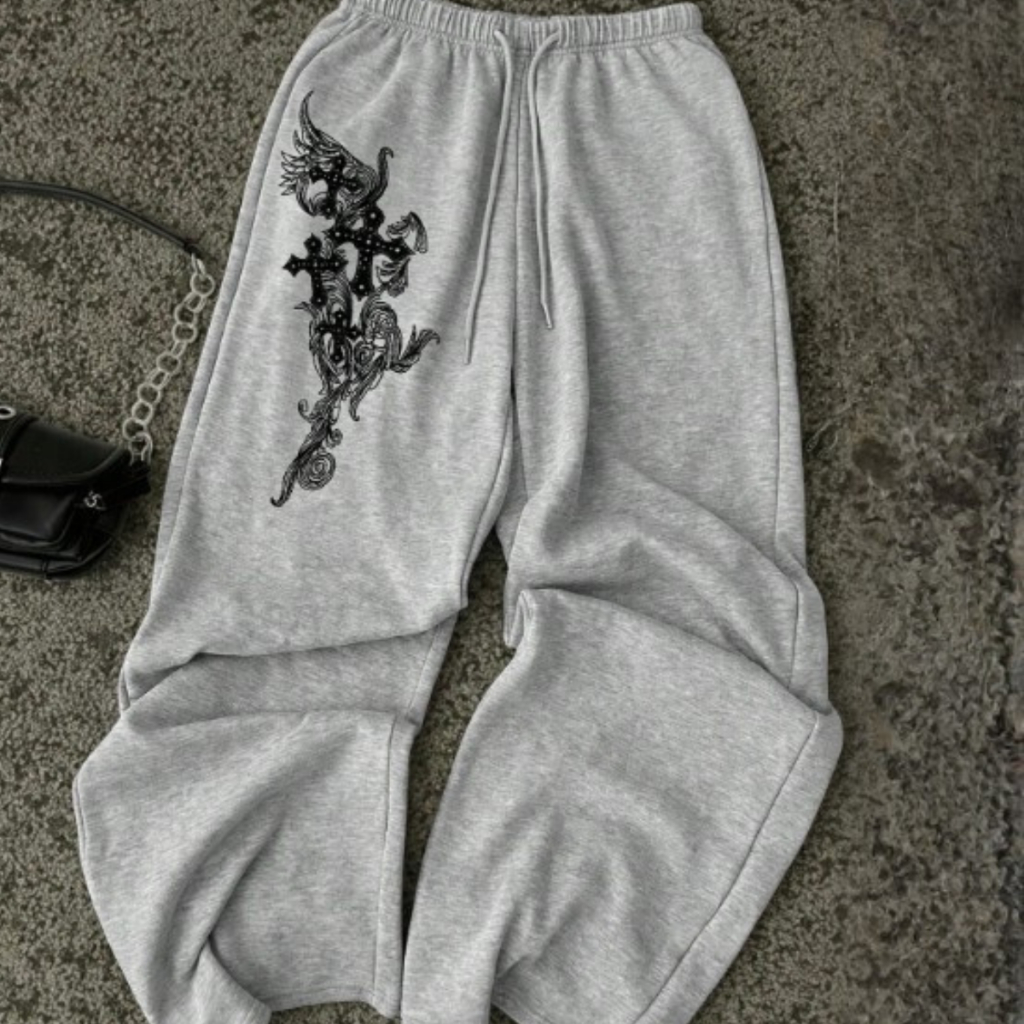 Calça Moletom Larga Streetwear Y2K Estampa Cruz Gótica Oversized
