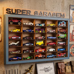 Estante Expositor Porta Carrinhos Infantil MDF Parede Escala 1:64 para Hot Wheels e Similares Acompanha 3 Frases