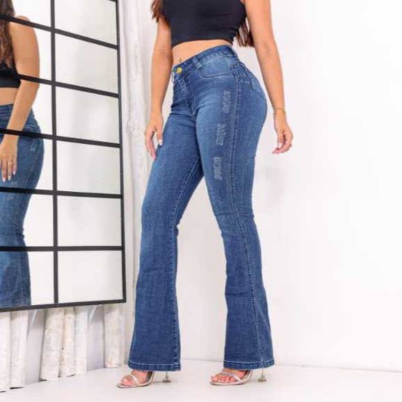 Calça Jeans Feminina Flare Cos Alto Levanta Bumbum Com Lycra Boca De Sino Jeans Claro