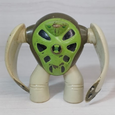 Boneco Tartagira Bootleg Ben 10 Supremacia Alienígena Usado INCOMPLETO!