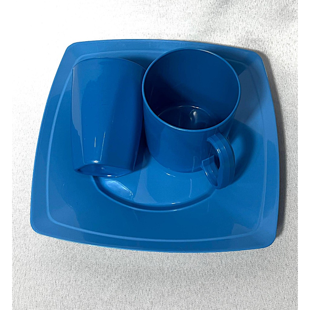 Conjunto Azul ou Rosa Para Refeição – Prato Quadrado + Caneca 400ml + Copo 330ml em Plástico Resistente