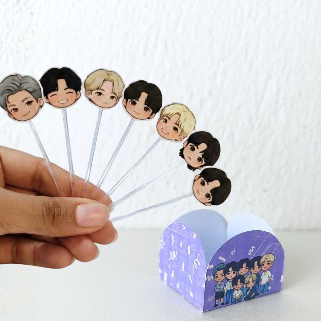 Forminhas personalizadas de doce e tags de docinhos tema BTS aniversário Lembrançinhas