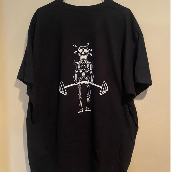 Camiseta Oversized Unissex Casual Confortável 100% Algodão Modelo "Esqueleto Academia" para Academia