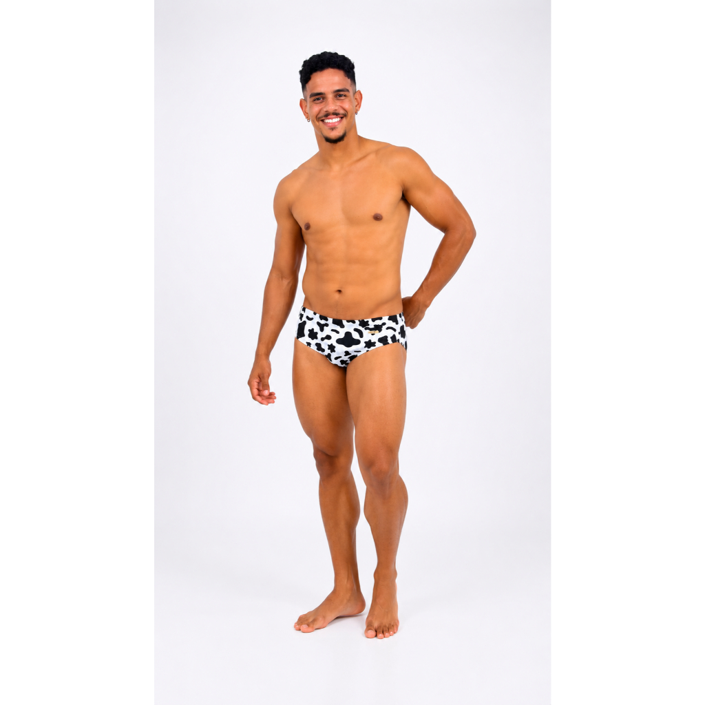 Sunga slim masculina cavada estampa de vaquinha.